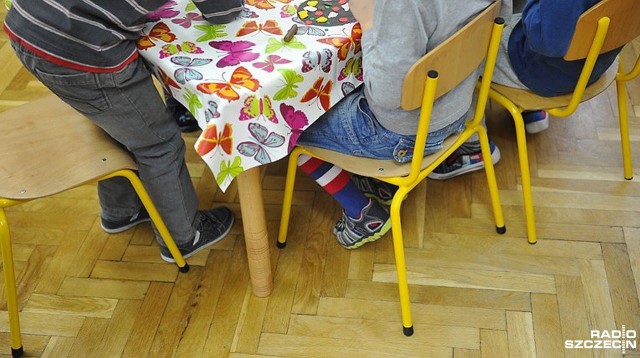 Prawo i Sprawiedliwość zdradza szczegóły programu wyborczego. Kandydatka PiS na premiera zaprezentowała projekt, według którego wszyscy rodzice mają otrzymywać 500 złotych miesięcznie na drugie i każde kolejne dziecko w rodzinie.
