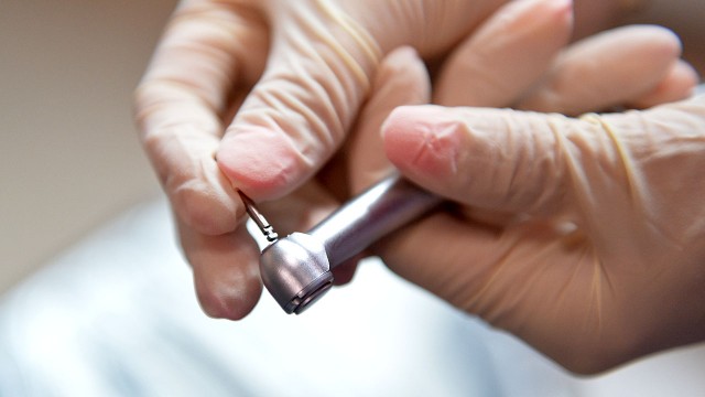 28 gabinetów dentystycznych jest w zachodniopomorskich podstawówkach. Za kilka lat może ich być więcej, bo zmieniło się właśnie zarządzenie prezesa Narodowego Funduszu Zdrowia, które będzie premiować gabinety dentystyczne powstające na terenie szkół.