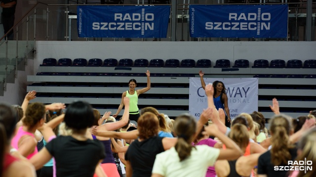 600 osób wylewało siódme poty w hali Azoty Arena w Szczecinie. Trening poprowadziła jedna z najpopularniejszych trenerek w Polsce - Anna Lewandowska.