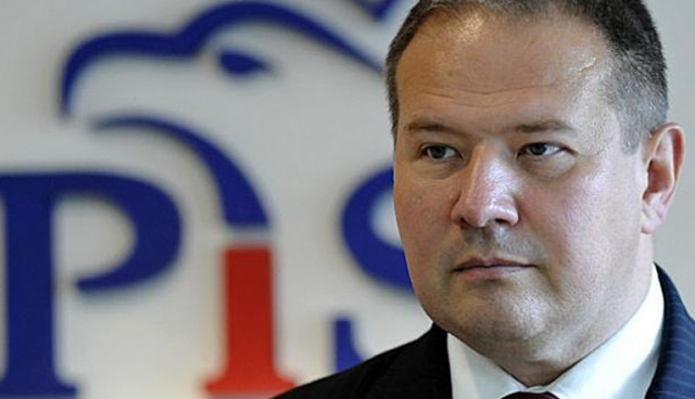 7,5 proc. w całym kraju - to nieoficjalne i cząstkowe wyniki frekwencji w niedzielnym referendum. To dane z 33 spośród 51 okręgów wyborczych. Poseł PiS ze Szczecina komentuje je w ostrych słowach.