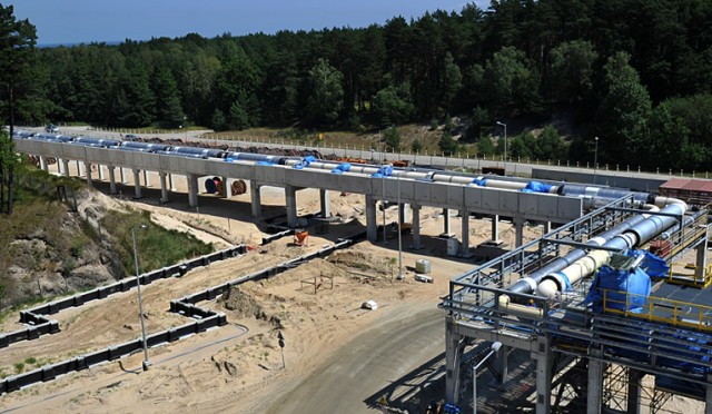 Prawnie obowiązujące porozumienie w sprawie budowy gazociągu Nord Stream 2, podpisały z Rosjanami we Władywostoku niemieckie, brytyjsko-holenderskie, austriackie i francuskie firmy.