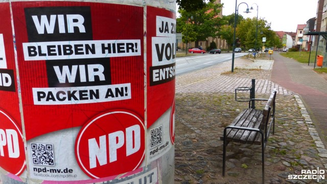 Antyimigracyjne plakaty niedaleko granicy z Polską [WIDEO, ZDJĘCIA]