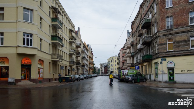 Pasy i linie na ulicy 5 Lipca będą malowane w tym tygodniu, o ile pozwoli na to pogoda - tak zapowiadają urzędnicy. Chodzi o półkilometrowy odcinek w centrum Szczecina.