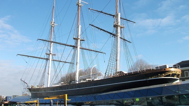 Tajemniczy rosyjski inwestor chce wybudować w Szczecinie replikę żaglowca Cutty Sark. To XIX-wieczny angielski kliper herbaciany czyli statek towarowy, który jak sama nazwa wskazuje, woził z Indii do Wielkiej Brytanii herbatę.