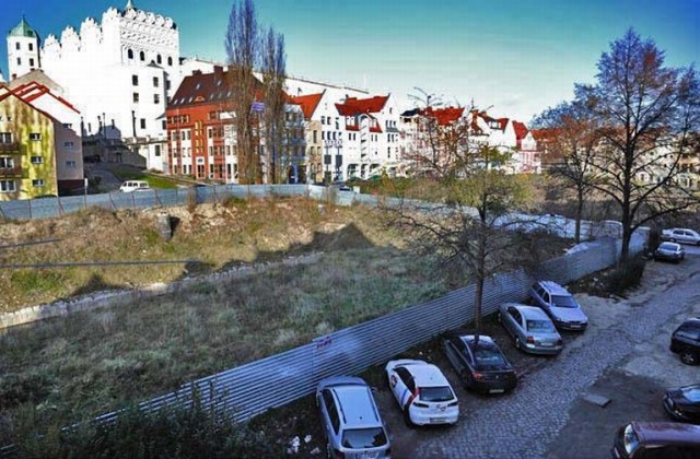 Ma mieć cztery piętra i 120 pokoi - taki hotel zamierza zbudować na szczecińskim Podzamczu grupa Orbis. Będzie to Ibis Styles. Hotel stanie w miejscu dawnej Arkony.
