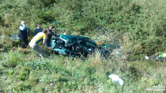 Pociąg zderzył się z samochodem osobowym na przejeździe kolejowym w Giezkowie pod Koszalinem.