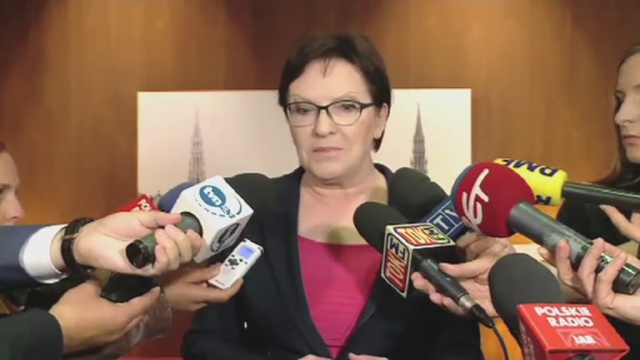 Spotkanie prezydenta z premierem i ministrami jest możliwe, ale dopiero po szczycie w Brukseli, oświadczyła Ewa Kopacz. Rozmowa miała dotyczyć unijnych ustaleń w sprawie imigrantów.