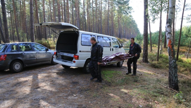Ludzkie szczątki znalazł grzybiarz na wyspie Uznam w Świnoujściu. Sprawę wyjaśnia policja i prokuratura - informuje iswinoujscie.pl.