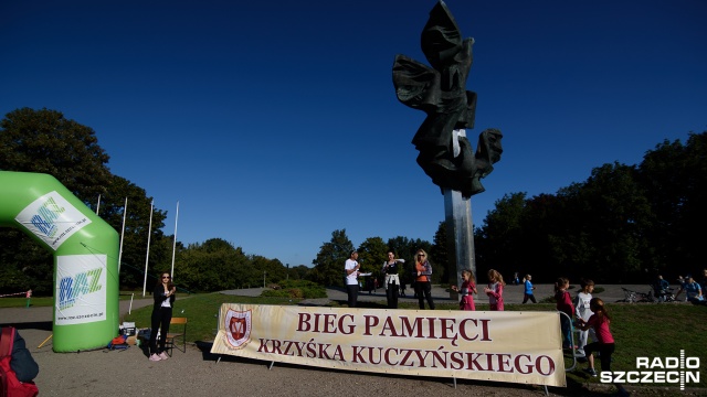 Kilkaset osób wzięło udział w biegu charytatywnym w Parku Kasprowicza w Szczecinie. W czasie imprezy odbyła się zbiórka pieniędzy na leczenie dzieci walczących z nowotworami.
