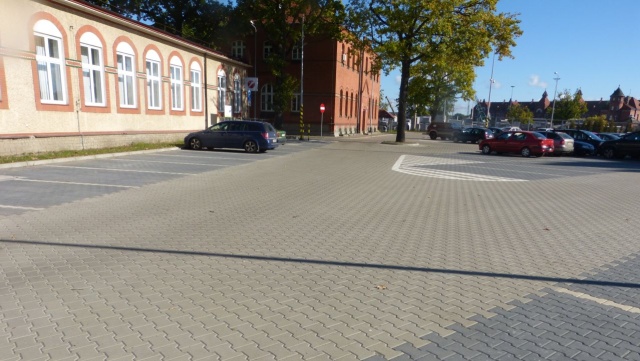 Prawie 600 miejsc parkingowych dla ciężarówek oddano do użytku w porcie w Szczecinie i Świnoujściu. Teraz auta będą czekać na nich na ładunki, a nie stać na ulicach wokół portu.