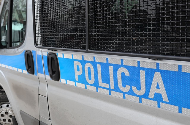Siedem lat więzienia grozi mężczyźnie zatrzymanemu za kradzież telewizorów. Na razie 37 - latek ma dozór policyjny i zakaz opuszczania kraju.