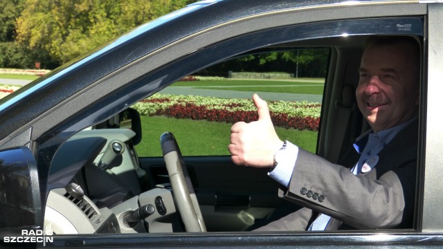 Kandydaci tej partii w zbliżających się wyborach do Sejmu i Senatu w środę przedstawili swój program wyborczy dla województwa zachodniopomorskiego. Podczas konferencji oprócz postulatów, zaprezentowali także samochód, którym kandydaci zamierzają odwiedzić miasta całego regionu. Pojazd jest stylizowany na auto znane z emitowanego w latach 80039 popularnego amerykańskiego serialu Drużyna A.