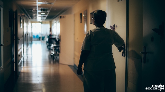 Będą w niej informacje o szczepieniach, a także badaniach - książeczka zdrowia dziecka - powraca. Ma ona zobowiązywać rodziców do tego by częściej zaprowadzali dzieci do lekarza, a to w założeniu ma uchronić małych pacjentów min. przed otyłością.