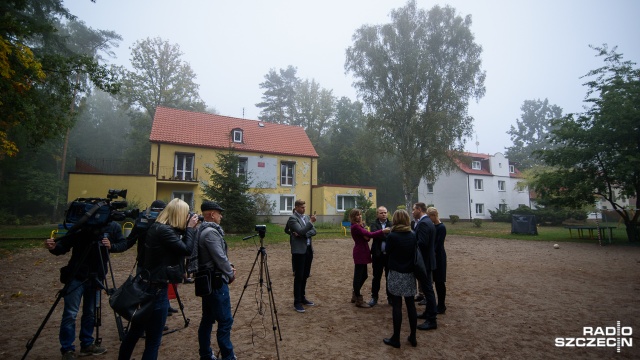 Będzie cieplej dzieciom z domu dziecka w Policach. Dwa budynki przy ulicy Kresowej mają przejść remont. Pieniądze na ich termomodernizację będą pochodzić z rezerwy budżetowej.