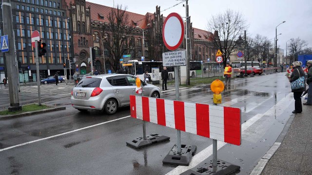 Niepodległości w Szczecinie wciąż nieprzejezdna