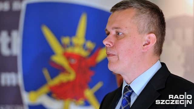 Polskie wojsko nie weźmie udziału w operacji zbrojnej w Syrii. Zdaniem szefa Ministerstwa Obrony Narodowej, Tomasza Siemoniaka, nasza wojskowa obecność na Bliskim Wschodzie nie jest brana pod uwagę.