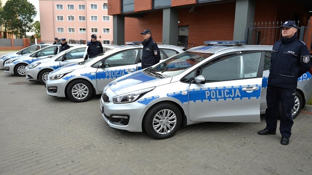 Radiowozy to nie wszystko - zapewnia komendant stargardzkiej policji Leszek Ciarkowski. Komenda w Stargardzie wzbogaciła się o sześć nowych aut.