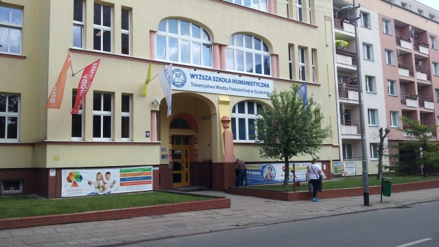 1,5 tys. studentów rozpoczęło w sobotę rok akademicki w Wyższej Szkole Humanistycznej TWP w Szczecinie.