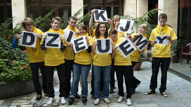 Blisko 30 stypendystów Fundacji Dzieło Nowego Tysiąclecia będzie w niedzielę zbierać na swoją edukację na ulicach Szczecina, przygotowali też atrakcje dla mieszkańców.