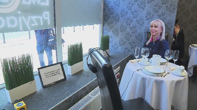 Prawo i Sprawiedliwość zaaranżowało w Warszawie restaurację EwaPrzyjaciele - mającą przypominać o aferach obecnej koalicji.