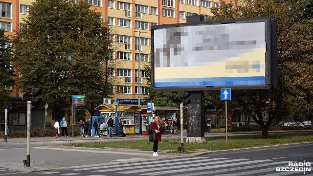Kampania wyborcza do parlamentu uboga w billboardy. Agencje reklamowe wyliczają, że w Szczecinie jest ich nawet o połowę mniej niż cztery lata temu. Najlepszym tego przykładem są ściany bloków na pl. Kościuszki. W trakcie ubiegłej kampanii twarze polityków widniały tam na sześciu billboardach. W tym roku już tylko na dwóch.