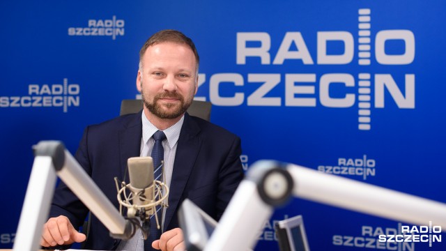 Trójmiejskie stocznie są w lepszej sytuacji niż zachodniopomorskie dzięki woli politycznej, a nie warunkom rynkowym - tak uważa Patryk Zbroja, kandydat do Senatu Nowoczesnej Ryszarda Petru.