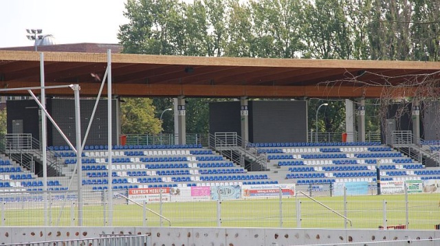 Aktorzy znani z serialu M jak Miłość, a także gwiazdy sportu wspierają w walce z chorobą sześcioletniego Krzysia. Chłopiec zmaga się z autyzmem.