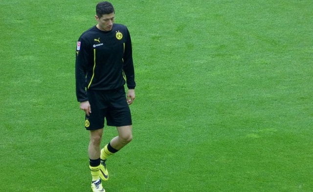 Robert Lewandowski powinien zdobyć Złotą Piłkę - uważa prezes Polskiego Związku Piłki Nożnej. We wtorek kapitan reprezentacji Polski i napastnik Bayernu Monachium został nominowany do nagrody FIFA oraz tygodnika France Football i znalazł się wśród 23 najlepszych piłkarzy świata.