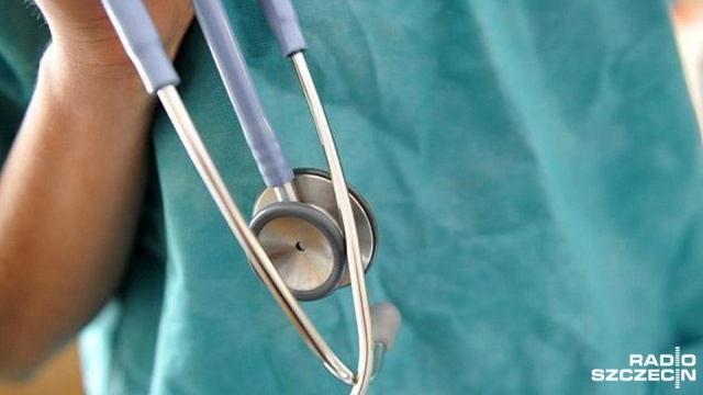Rodzice 3 i 7-latków mogą zapisywać swoje dzieci na bezpłatne badania kręgosłupa i wad postawy.