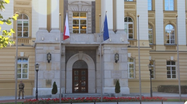 15 tysięcy związkowców na ulicach Warszawy. Górnicy, kolejarze i pracownicy służby zdrowia zablokują ulice miasta. Wszystko zacznie się pod kancelarią premiera.