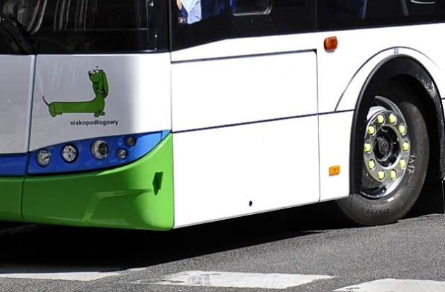 Autobusy komunikacji miejskiej linii 73 i 93 wróciły o poranku na swoją stałą trasę w Zdunowie.