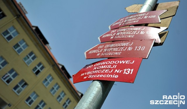 W niedzielę rano rozpoczęły się wybory parlamentarne. Przygotowaliśmy krótki poradnik wyborczy oparty na informacjach PKW, a dotyczący m.in. tego jak oddać ważny głos w wyborach do Sejmu i Senatu.