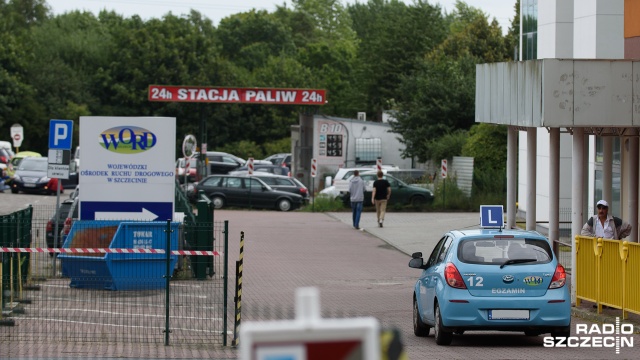 Coraz więcej kierowców zapisuje się na kursy redukujące punkty karne. To ostatnia szansa na ich odjęcie, bo tego typu szkolenia znikną z końcem roku.