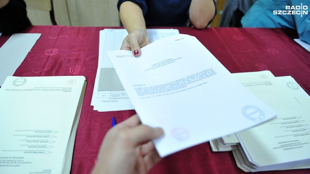 Rozpoczęły się wybory parlamentarne. Lokale wyborcze otwarto w niedzielę punktualnie o godz. 7.