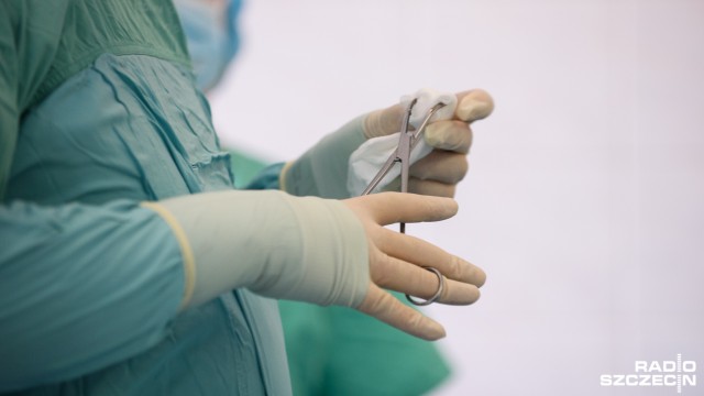 Oparzony w Cukrowni Kluczewo koło Stargardu wciąż walczy o życie w gryfickim szpitalu. Mężczyzna jest w stanie ciężkim, ale stabilnym.