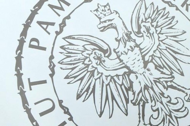 Odtajnianie nieodstępnych dotychczas akt bezpieki to krok w celu stworzenia pełnego spisu komunistycznych funkcjonariuszy - uważa dyrektor Biura Udostępniania i Archiwizacji Instytutu Pamięci Narodowej, Rafał Leśkiewicz.
