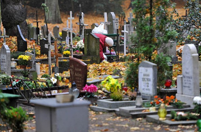2 listopada to Dzień Zaduszny - wspominamy bliskich zmarłych.