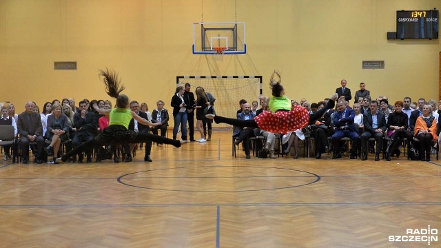 Przez cały rok szkolny uczestniczyli w turniejach piłki nożnej, koszykówki czy szachowych - w środę zmagania uczniów ze 108 szczecińskich szkół podstawowych, gimnazjalnych i średnich - podsumowano. Najlepsi dostali puchary i nagrody.