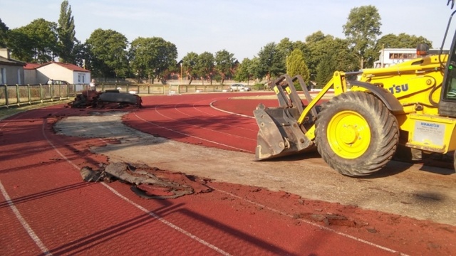 Po nowej bieżni będą biegać stargardzcy lekkoatleci. Właśnie ruszył przetarg na wykonanie tartanowego, 400-metrowego podłoża na stadionie przy ul. Sportowej w Stargardzie.