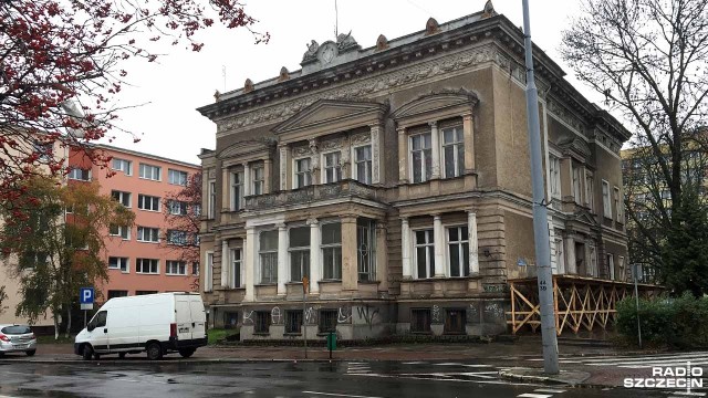 Polskie Stronnictwo Ludowe opuściło willę przy alei Wyzwolenia w Szczecinie. Partia zajmowała budynek od 1945 roku. Przejęła go związana z PSL-em Fundacja Rozwoju, która zamierza sprzedać willę.