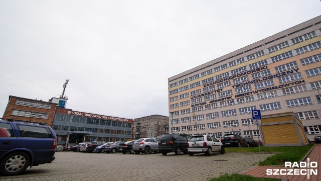 Gra w piłkę nożną, śpiew w chórze czy wernisaże i wysokie oceny - studenci Zachodniopomorskiego Uniwersytetu Technologicznego mają wątpliwości, co dla uczelni jest ważniejsze podczas przyznawania stypendiów naukowych.