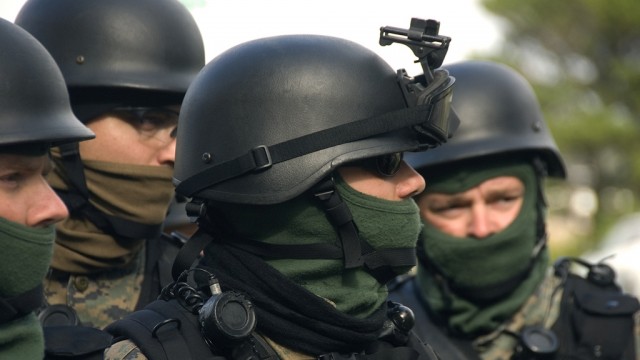 Kolejna godzina obławy na organizatora piątkowych zamachów w Paryżu. Operacja antyterrorystyczna rozpoczęła się w środę około godziny 4 w Saint Denis.