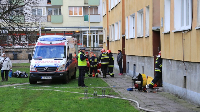 Jedna osoba została ranna w pożarze mieszkania w Świnoujściu.
