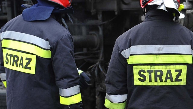 Dwa auta osobowe zderzyły się w na drodze krajowej nr 6 między miejscowościami Pniewo i Płoty w powiecie gryfickim.