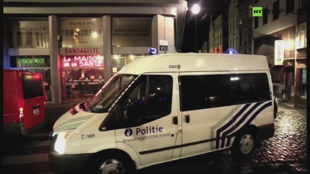 Życie w Brukseli powoli wraca do normy. Choć jeszcze dziś zamknięte są szkoły i nie jeździ metro, policji na ulicach jest mniej, a Belgowie starają się wrócić do swoich zajęć.