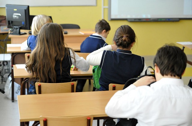 Były protesty rodziców, niezadowolenie radnych i... wszystko zostaje po staremu. Chodzi o kontrowersje w sprawie przyznawania corocznych nagród prezydenta dla najzdolniejszych uczniów.