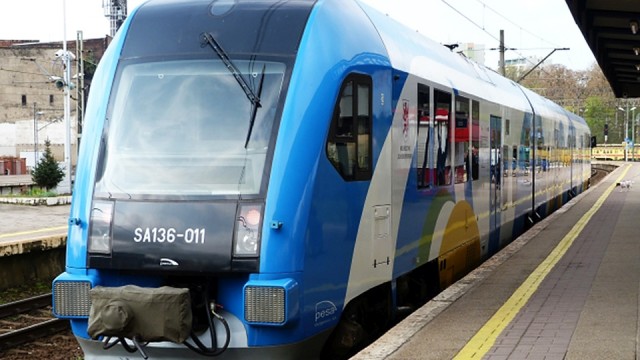 Po kilku godzinach służby techniczne udrożniły tor na którym doszło do tragicznego wypadku.