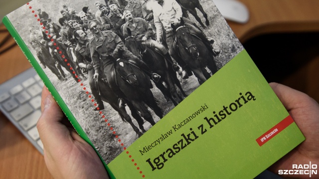 Promocja książki Igraszki z historią Mieczysława Kaczanowskiego, dziennikarza, opozycjonisty oraz jednego z twórców Solidarności, odbędzie się w czwartek wieczorem w studiu S1 Radia Szczecin.