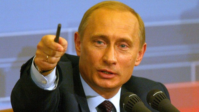 Czekoladowy Władimir Putin na wystawie słodkości w Sankt Petersburgu. Smakowita rzeźba w skali 1:1 waży 70kg i cieszy się sporym, zainteresowaniem zwiedzających - podaje tvn24.