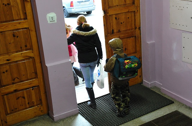 Nauczyciele pytają o likwidację gimnazjów - ministerstwo uchyla się od odpowiedzi. Zakończyła się debata Związku Nauczycielstwa Polskiego z Ministerstwem Edukacji Narodowej.